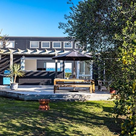 Driftwood Beach House With Spa Pool - Absolute Beachfront! Blackpool エクステリア 写真